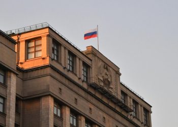 В Госдуме объяснили приостановку переговоров с США и Украиной