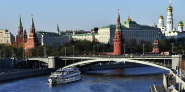 В Кремле прокомментировали отмену президентских выборов на Украине