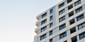 Верховный суд защитил права владельцев апартаментов на землю под