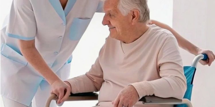 Патронажная служба: что это такое, какие услуги оказывает и кто может на них рассчитывать