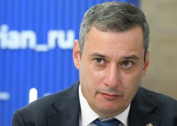 Хинштейн опроверг информацию об уходе главы курского правительства с поста