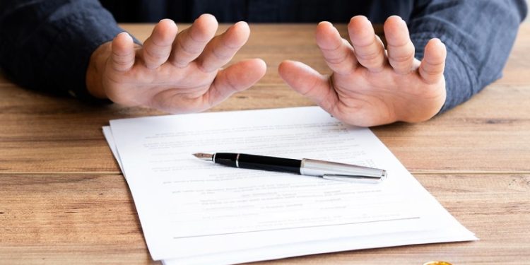 Как продать долю, если сособственник уклоняется от права покупки квартиры