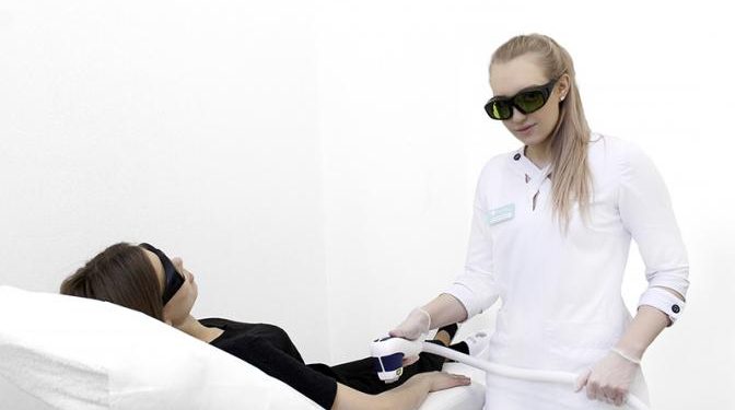 Можно ли делать лазерную эпиляцию летом?