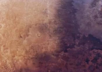 Ползущий феномен. На Марсе уже 50 лет движется загадочная «тень»