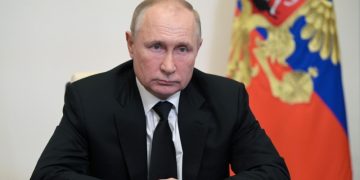 Путин поручил пресечь вмешательство в выборы в Госдуму