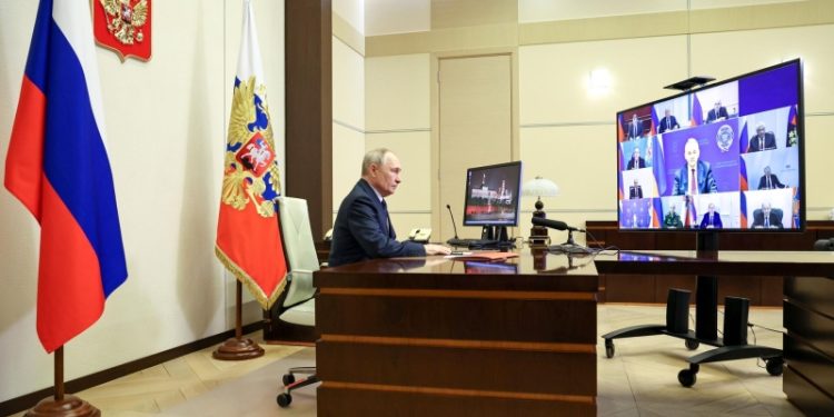 Путин провел совещание с постоянными членами Совбеза