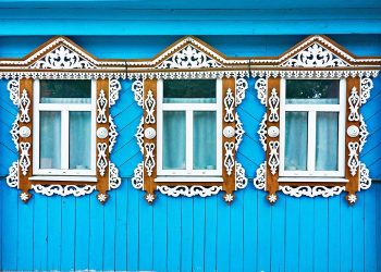 Спрос на избы: за сколько и почему россияне покупают дома в деревне