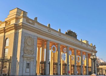 В Москве отреставрируют главный вход в Парк Горького