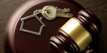 ВС пояснил принцип реституции в делах о мошенничестве с жильем