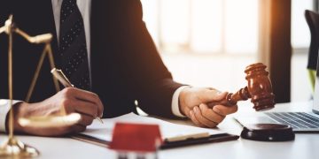 ВС уточнил нюансы признания сделки с жильем недействительной