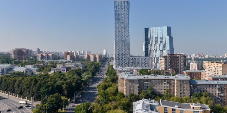 Интерес жителей регионов к недвижимости в Москве за год упал в 1,5 раза