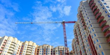 Названы крупные города России со снижением цен на новостройки в апреле
