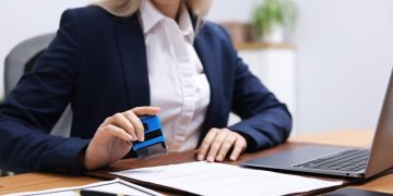 Данные о нотариальных действиях предложили получать на Госуслугах