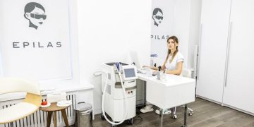 Как подтянуть кожу перед летом без операции