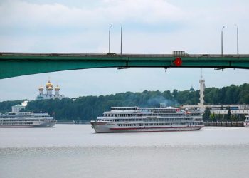 Какие вирусы атакуют туристов в отпусках и что положить в дорожную аптечку