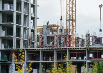 Минстрой оценил ситуацию со строительством жилья в России