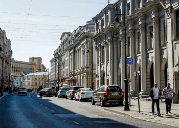 Названа самая пустующая торговая улица Москвы этим летом