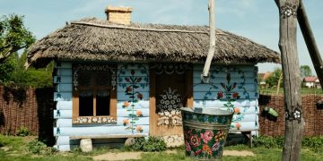 Печь, ковры и кружева: как обустроить дачу в русском стиле