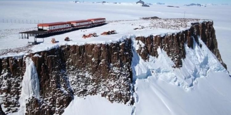 В Антарктиде обнаружили аномальную структуру под слоем льда