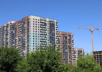 Время нестабильности: в мегаполисах замедлился рост цен на новостройки