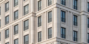 Цены на премиальные новостройки Москвы выросли почти на 20% за год