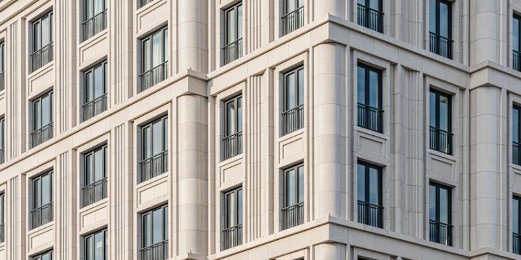 Цены на премиальные новостройки Москвы выросли почти на 20% за год