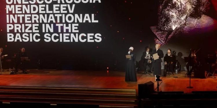 Два триумфатора. Кто получил премию им. Менделеева за научные достижения