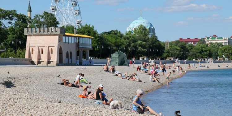 Ейск, Судак и Евпатория: где недорого снять дом у моря этим летом