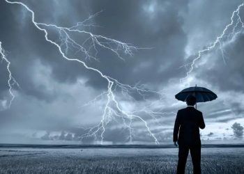 Гибнут в основном мужчины. Как выжить во время грозы