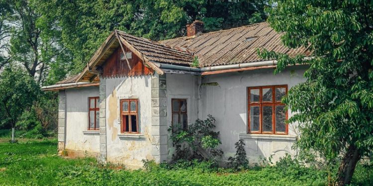 Как законно получить заброшенный участок или дачу. Разъяснение юриста