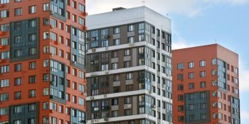 Продажи новостроек в мегаполисах выросли более чем на четверть за месяц