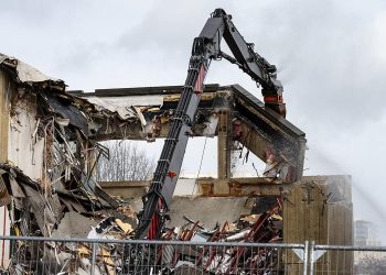 Сносить или оставить: как изменится подход к самостроям после решения ВС