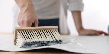 Что такое клейстер для обоев и как его сварить из муки и крахмала