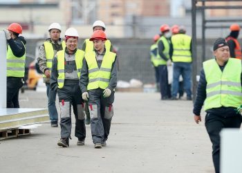Когда День строителя в России: история и традиции праздника
