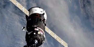 Космическая пробка. Стало ясно, почему астронавты страдают от запоров