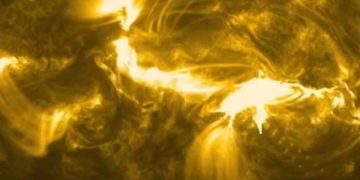 На Солнце зафиксировали самую мощную за последнее время вспышку