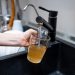 Почему из крана течет ржавая вода, можно ли в ней мыться и что делать