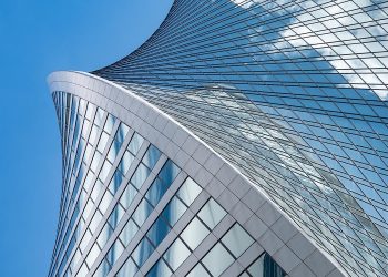 Продажи офисов выросли, но треть бизнес-центров осталась без покупателей