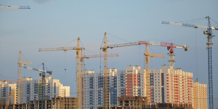 Продажи жилья в новостройках выросли в половине миллионников России
