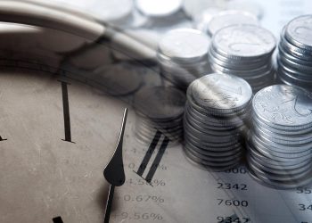Сколько лет придется копить на квартиру в разных регионах России