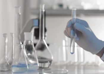 Ученые создали вирусы с помощью ИИ. Грозит ли это новой пандемией?