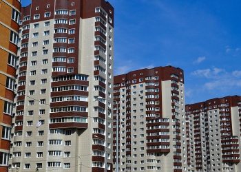 Выдача льготной ипотеки в России рухнула вдвое за месяц