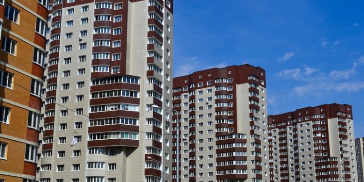 Выдача льготной ипотеки в России рухнула вдвое за месяц