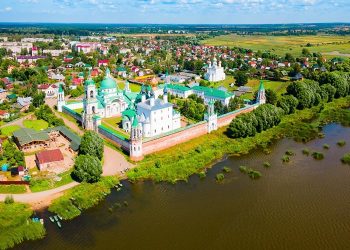 ИИ нашел город Золотого кольца, где в III квартале подешевело жилье
