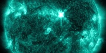 На Солнце зафиксировали самую сильную с конца лета вспышку